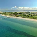 Rundblick - Stilvolle 5-sterne-ferienwohnung Mit Blick Auf Den Bodden *